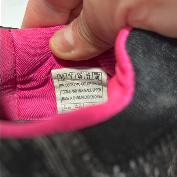 Skechers Black and Pink Athletic Shoes women’s size 10 GUC - Picture 10 of 13